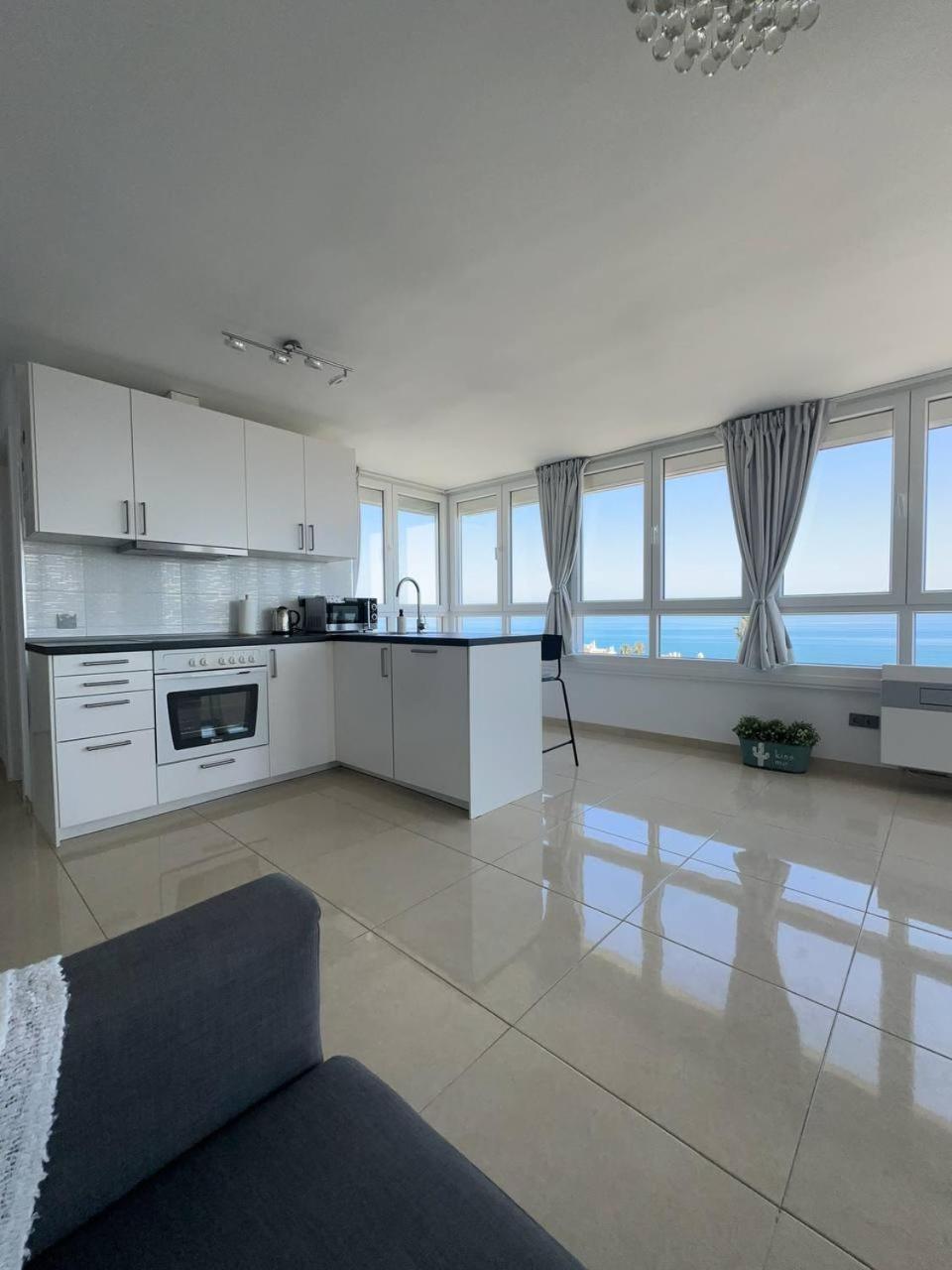 Relax Apartment Sitio de Calahonda Екстер'єр фото